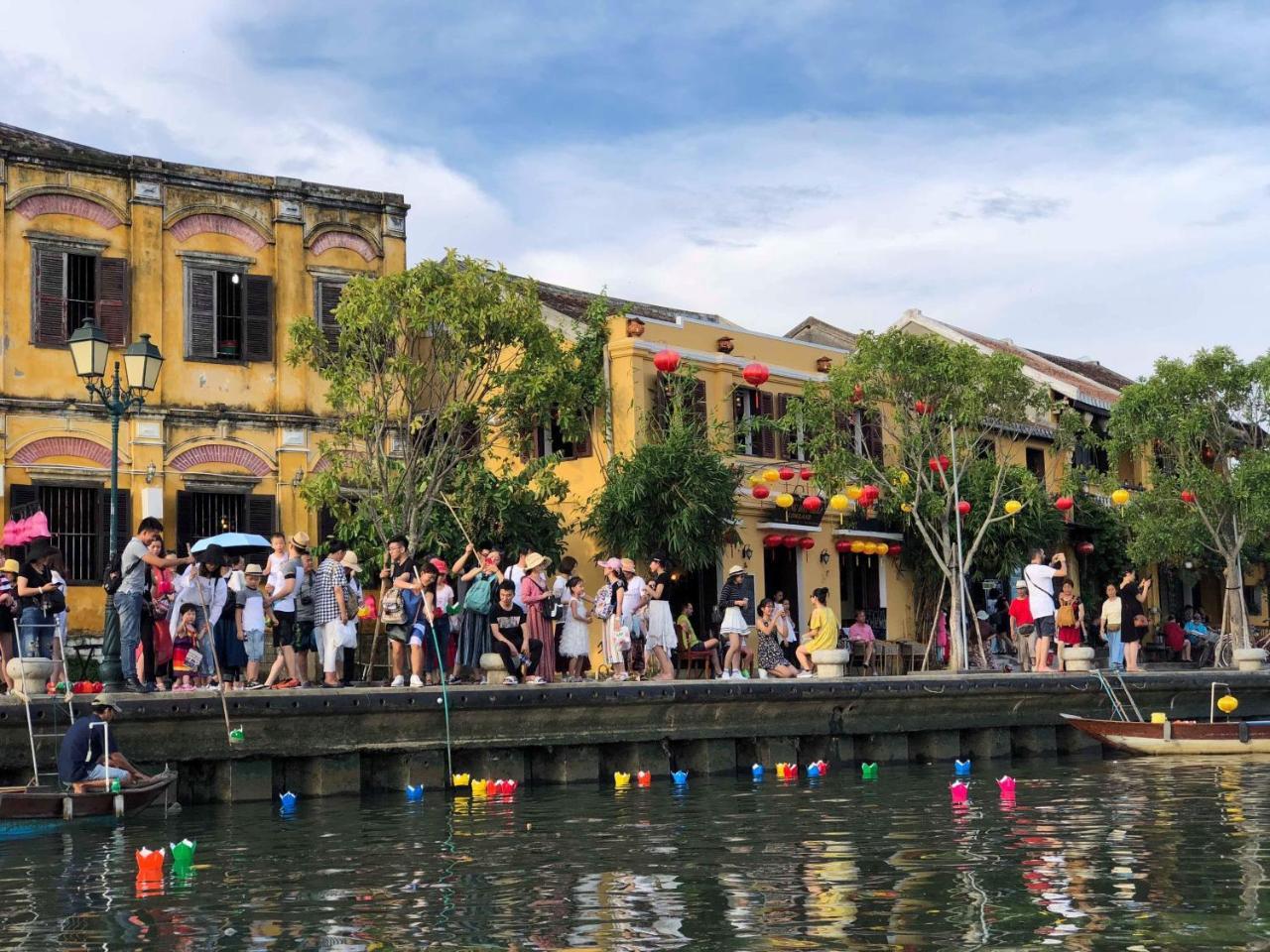 Cheerful Hoi An Hostel Exterior photo